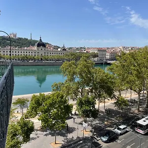 https://vue-sur-rhne.hotels-rhonealpes.com